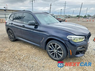 Czwarte zdjęcie samochodu z boku: 2018 BMW X3 XDRIVEM40I VIN:5UXTS3C59J0Y94628 - miniatura