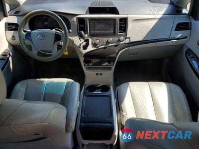 Zdjęcie 8 z 13 samochodu: 2014 TOYOTA SIENNA L 7-PASSENGER VIN:5TDZK3DC3ES450849 - miniatura