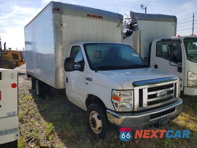Czwarte zdjęcie samochodu z boku: 2013 FORD ECONOLINE E350 SUPER DUTY CUTAWAY VAN VIN:1FDWE3FL0DDA05708 - miniatura