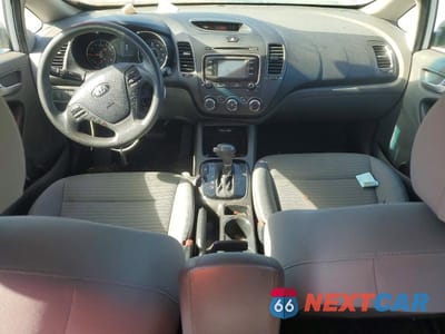 Zdjęcie 8 z 12 samochodu: 2017 KIA FORTE LX VIN:3KPFL4A75HE052778 - miniatura