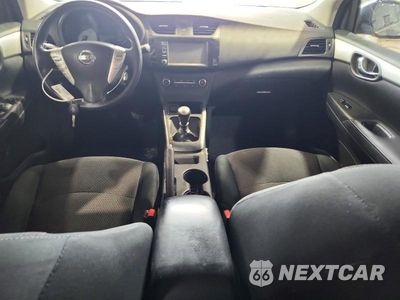 Zdjęcie 8 z 12 samochodu: 2019 NISSAN SENTRA S VIN:3N1AB7AP2KY229407 - miniatura