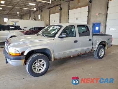 2004 DODGE DAKOTA QUAD SPORT 1D7HG38N54S520064 - główne zdjęcie licytacji z USA - miniatura