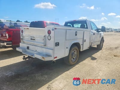 Trzecie zdjęcie samochodu z tyłu: 2017 FORD F250 SUPER DUTY VIN:1FDBF2A65HEF23594 - miniatura