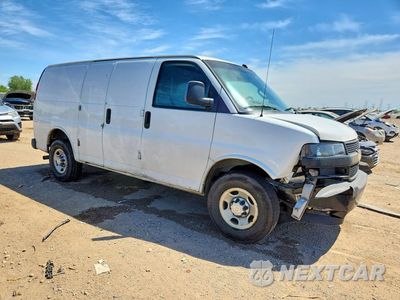Czwarte zdjęcie samochodu z boku: 2018 CHEVROLET EXPRESS G3500 VIN:1GCZGGFP0J1208715 - miniatura