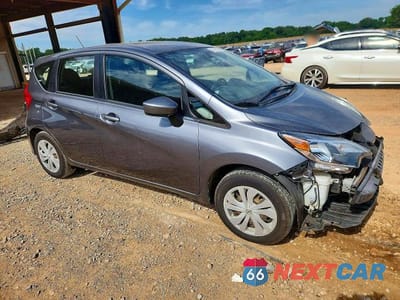Czwarte zdjęcie samochodu z boku: 2018 NISSAN VERSA NOTE SV VIN:3N1CE2CP0JL352232 - miniatura