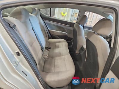 Zdjęcie 10 z 13 samochodu: 2017 HYUNDAI ELANTRA SE VIN:5NPD84LF0HH114449 - miniatura
