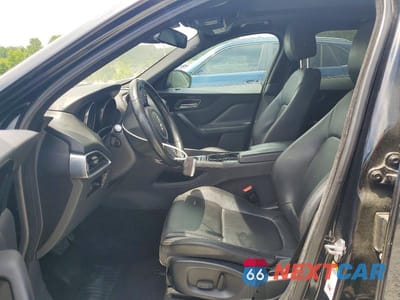 Zdjęcie 7 z 13 samochodu: 2017 JAGUAR F-PACE PREMIUM VIN:SADCJ2BN3HA097218 - miniatura