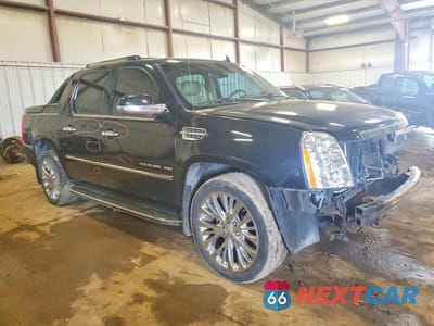 Czwarte zdjęcie samochodu z boku: 2011 CADILLAC ESCALADE EXT LUXURY VIN:3GYT4MEFXBG306721 - miniatura
