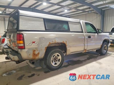 Trzecie zdjęcie samochodu z tyłu: 2002 CHEVROLET SILVERADO K1500 VIN:1GCEK14W82Z266188 - miniatura