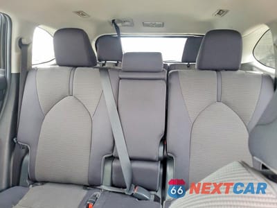 Zdjęcie 10 z 14 samochodu: 2023 TOYOTA HIGHLANDER LE VIN:5TDKDRBH0PS003055 - miniatura