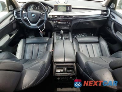 Zdjęcie 8 z 13 samochodu: 2015 BMW X5 XDRIVE50I VIN:5UXKR6C55F0J75411 - miniatura