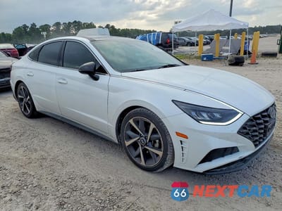Czwarte zdjęcie samochodu z boku: 2021 HYUNDAI SONATA SEL PLUS VIN:5NPEJ4J27MH106223 - miniatura