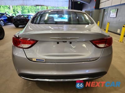 Zdjęcie 6 z 12 samochodu: 2015 CHRYSLER 200 LIMITED VIN:1C3CCCAB5FN640730 - miniatura