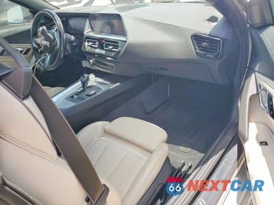 Zdjęcie 10 z 12 samochodu: 2021 BMW Z4 M40I VIN:WBAHF9C06MWX22560 - miniatura