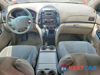 Zdjęcie 8 z 14 samochodu: 2004 TOYOTA SIENNA LE 7 PASSENGER VIN:5TDZA23C14S008942 - miniatura
