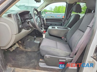 Zdjęcie 7 z 12 samochodu: 2011 CHEVROLET SILVERADO K1500 LS VIN:1GCRKREA2BZ446172 - miniatura