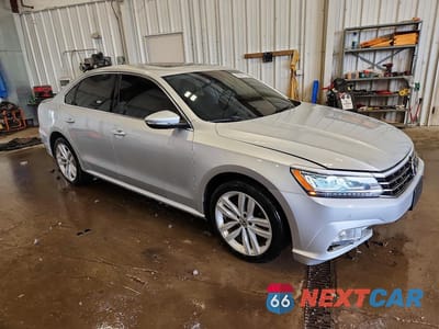 Czwarte zdjęcie samochodu z boku: 2018 VOLKSWAGEN PASSAT SE VIN:1VWBA7A35JC040319 - miniatura