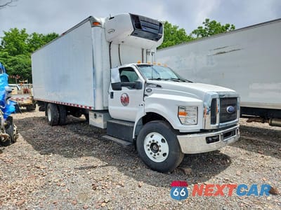 Czwarte zdjęcie samochodu z boku: 2024 FORD F650 SUPER DUTY VIN:1FDNF6AN2RDF10949 - miniatura
