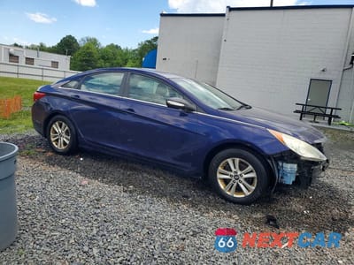 Czwarte zdjęcie samochodu z boku: 2011 HYUNDAI SONATA GLS VIN:5NPEB4AC1BH221533 - miniatura
