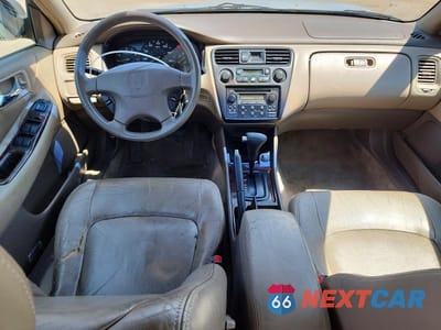Zdjęcie 8 z 13 samochodu: 1998 HONDA ACCORD EX VIN:1HGCG1655WA041648 - miniatura