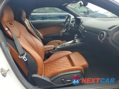 Zdjęcie 10 z 12 samochodu: 2018 AUDI TT VIN:TRUT5CFV2J1002675 - miniatura