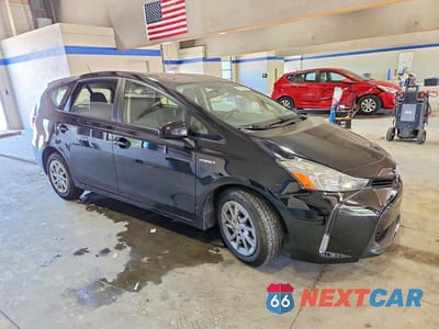 Czwarte zdjęcie samochodu z boku: 2017 TOYOTA PRIUS V FOUR VIN:JTDZN3EU7HJ073149 - miniatura