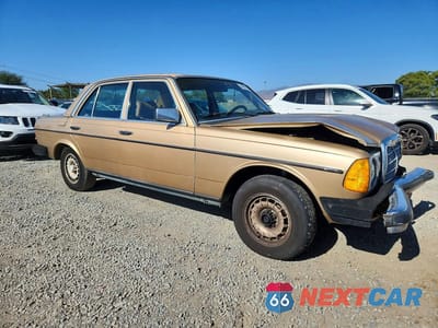 Czwarte zdjęcie samochodu z boku: 1984 MERCEDES-BENZ 300 DT VIN:WDBAB33A0EA036243 - miniatura