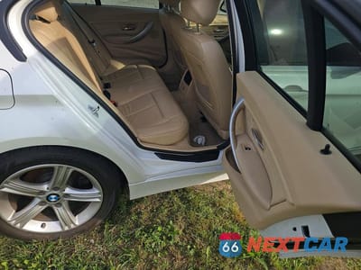 Zdjęcie 6 z 10 samochodu: 2012 BMW 328 I VIN:WBA3A5C53CF347108 - miniatura