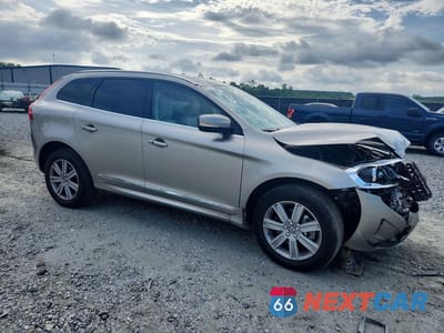 Czwarte zdjęcie samochodu z boku: 2016 VOLVO XC60 T6 PREMIER VIN:YV4902RKXG2788918 - miniatura