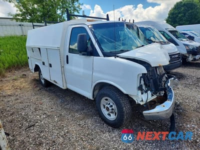 Czwarte zdjęcie samochodu z boku: 2015 GMC SAVANA UTILITY / SERVICE TRUCK VIN:1GD072CG3F1120874 - miniatura