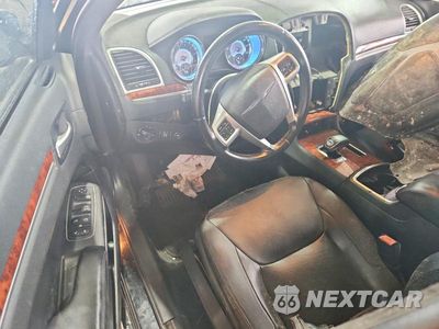 Zdjęcie 8 z 12 samochodu: 2012 CHRYSLER 300 LIMITED VIN:2C3CCACG8CH249864 - miniatura