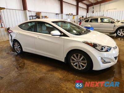Czwarte zdjęcie samochodu z boku: 2016 HYUNDAI ELANTRA SE VIN:5NPDH4AEXGH788696 - miniatura