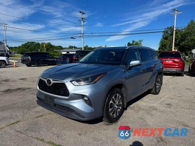 Drugie zdjęcie samochodu z przodu: 2022 TOYOTA HIGHLANDER XLE VIN:5TDGZRBH6NS174915 - miniatura