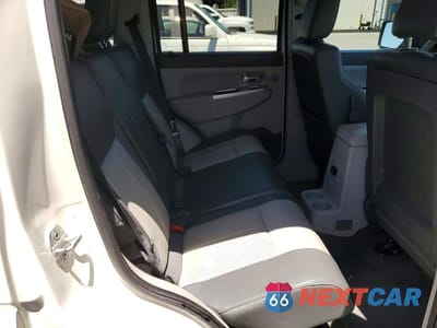 Zdjęcie 10 z 12 samochodu: 2008 JEEP LIBERTY LIMITED VIN:1J8GN58K78W157027 - miniatura