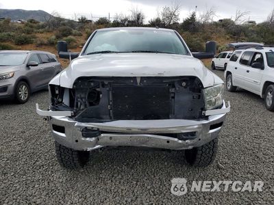 Piąte zdjęcie samochodu w środku: 2015 RAM 2500 SLT VIN:3C6UR5DL1FG638553 - miniatura