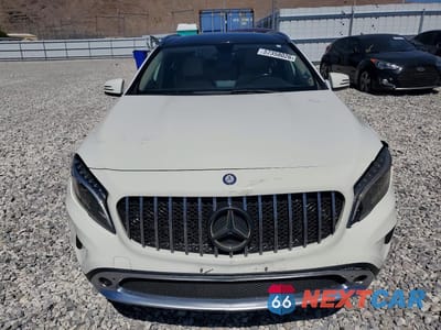 Piąte zdjęcie samochodu w środku: 2015 MERCEDES-BENZ GLA 250 VIN:WDCTG4EB7FJ177880 - miniatura