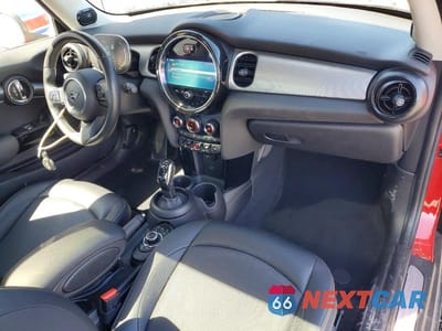 Zdjęcie 8 z 12 samochodu: 2022 MINI COOPER VIN:WMW33DH03N2P66278 - miniatura