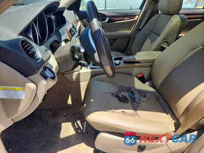 Zdjęcie 7 z 12 samochodu: 2013 MERCEDES-BENZ C 250 VIN:WDDGF4HB4DA783145 - miniatura
