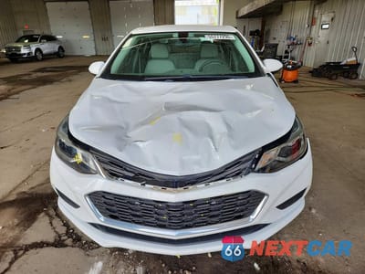 Piąte zdjęcie samochodu w środku: 2016 CHEVROLET CRUZE LT VIN:1G1BE5SM9G7327353 - miniatura