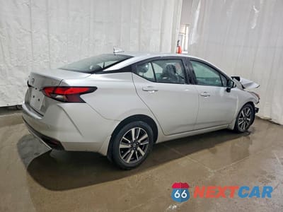 Trzecie zdjęcie samochodu z tyłu: 2022 NISSAN VERSA SV VIN:3N1CN8EV8NL839179 - miniatura