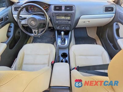 Zdjęcie 8 z 12 samochodu: 2013 VOLKSWAGEN JETTA SE VIN:3VWDP7AJ5DM210056 - miniatura