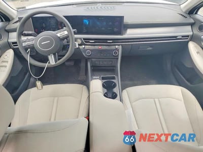 Zdjęcie 8 z 13 samochodu: 2025 HYUNDAI SONATA SEL VIN:KMHL64JA5SA506605 - miniatura