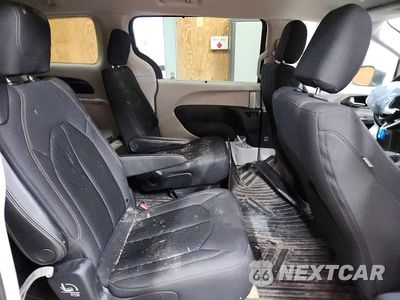 Zdjęcie 11 z 14 samochodu: 2019 CHRYSLER PACIFICA TOURING PLUS VIN:2C4RC1FG0KR733506 - miniatura