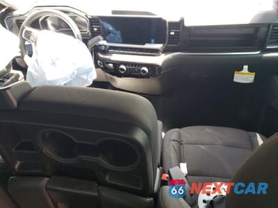 Zdjęcie 8 z 12 samochodu: 2025 CHEVROLET SILVERADO K1500 RST VIN:1GCUKEED0SZ237185 - miniatura