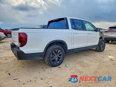 Trzecie zdjęcie samochodu z tyłu: 2025 HONDA RIDGELINE SPORT VIN:5FPYK3F18SB032043 - miniatura
