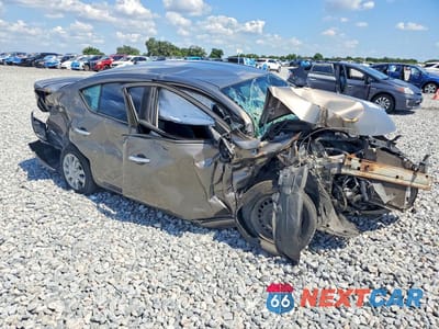 Czwarte zdjęcie samochodu z boku: 2015 NISSAN VERSA 1.6 SV VIN:3N1CN7AP5FL902953 - miniatura