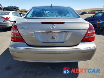 Zdjęcie 6 z 13 samochodu: 2005 MERCEDES-BENZ E 500 VIN:WDBUF70JX5A728488 - miniatura