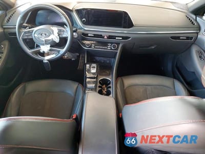 Zdjęcie 8 z 13 samochodu: 2021 HYUNDAI SONATA SEL PLUS VIN:5NPEJ4J22MH068870 - miniatura