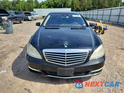 Piąte zdjęcie samochodu w środku: 2013 MERCEDES-BENZ S 550 VIN:WDDNG7DB3DA510807 - miniatura