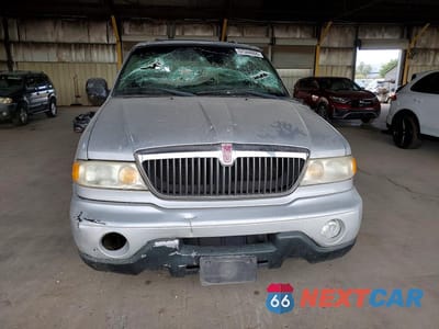 Piąte zdjęcie samochodu w środku: 2000 LINCOLN NAVIGATOR VIN:5LMRU27A2YLJ00349 - miniatura